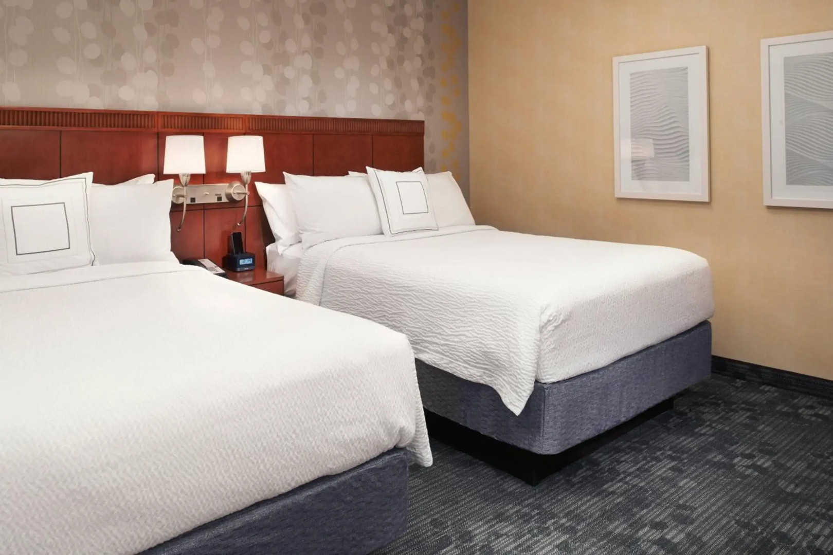 Courtyard by Marriott Chicago Deerfield