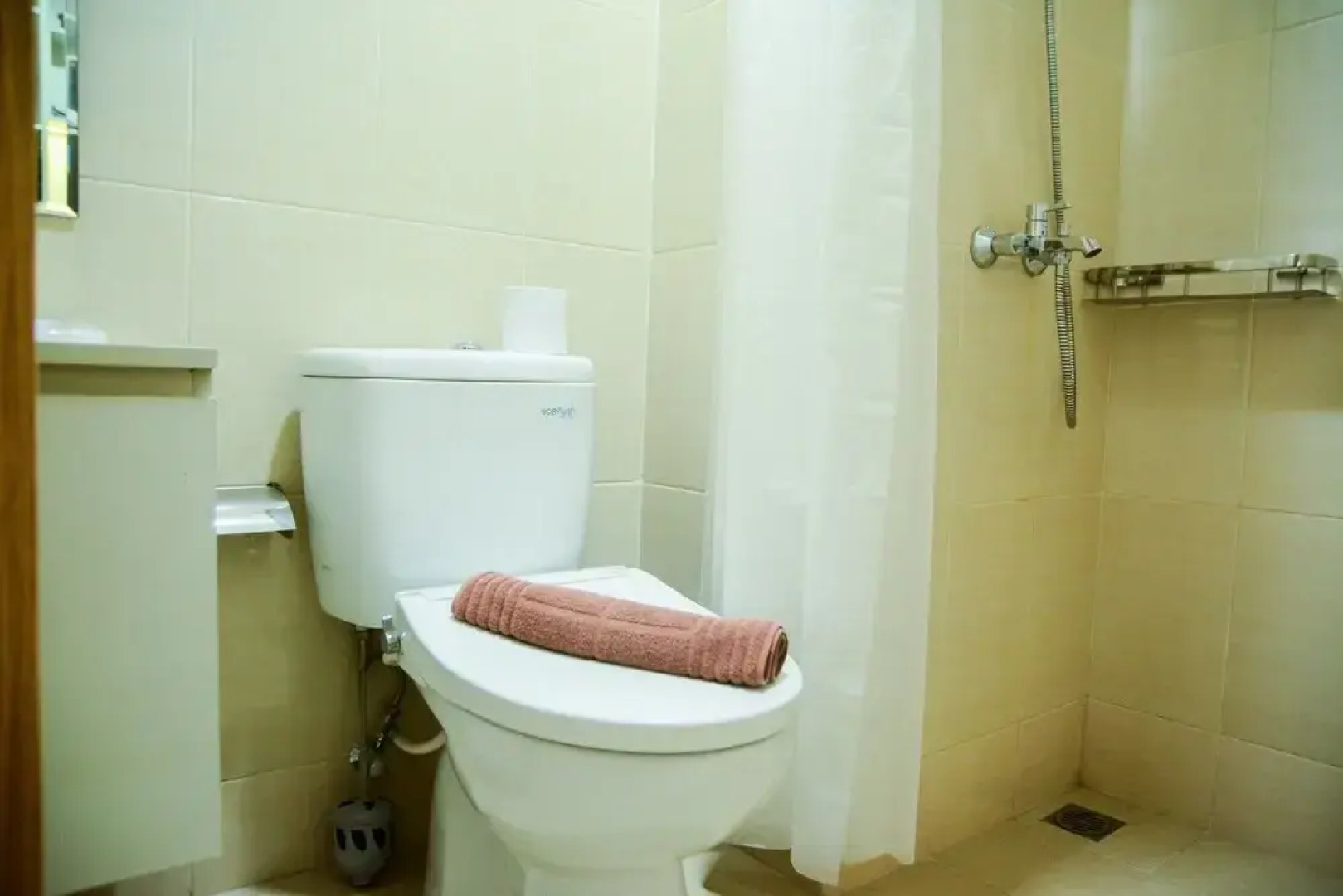 Mahogany Suites Studio Room The Oasis Apartment Cikarang