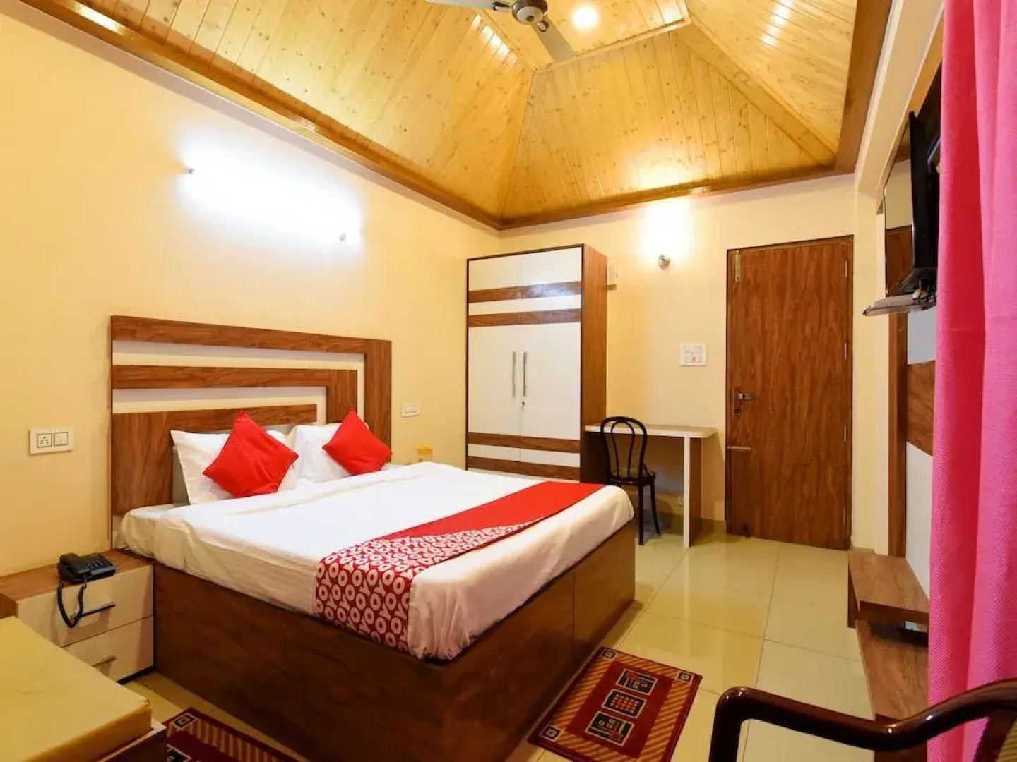 OYO 14591 Kasauli View lodge