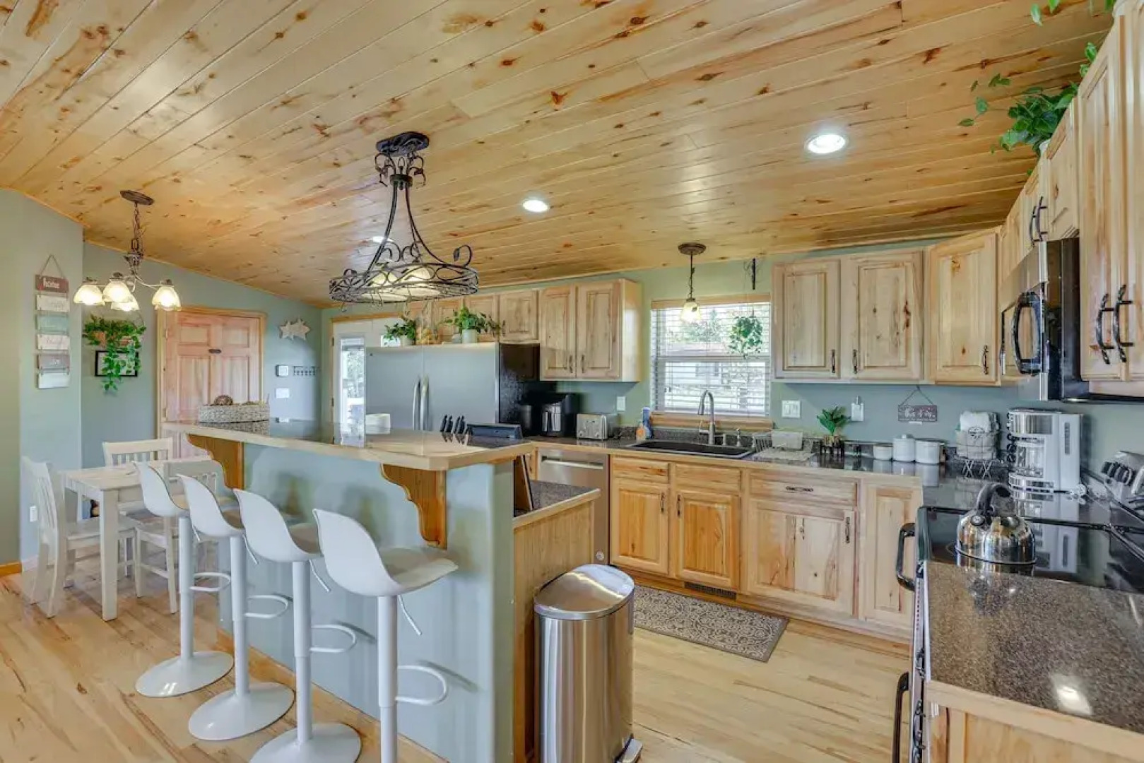 2023010592 Fairplay Home w/ Hot Tub & Fireplace!