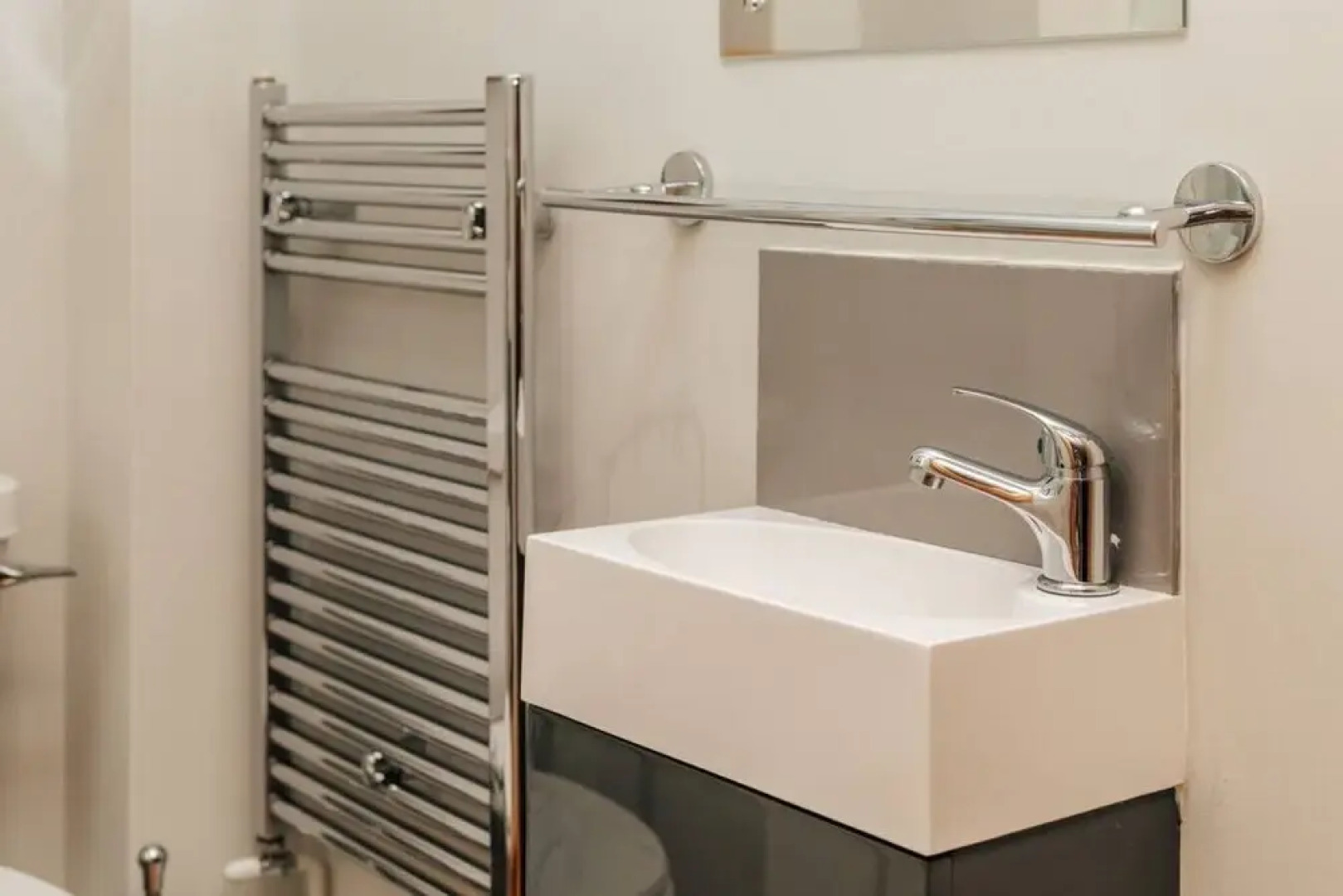 The Herringbone - 3 Bed With Parking Pet Friendly