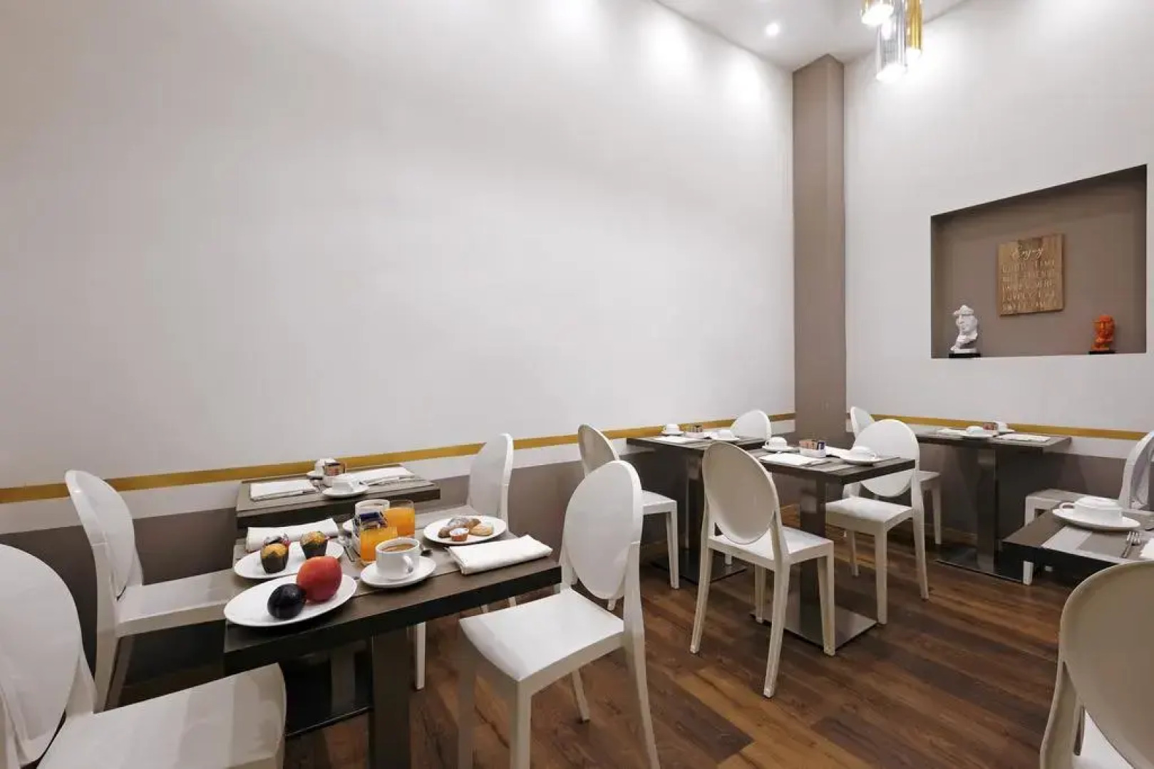 Napoli Class Luxury Rooms & Suites