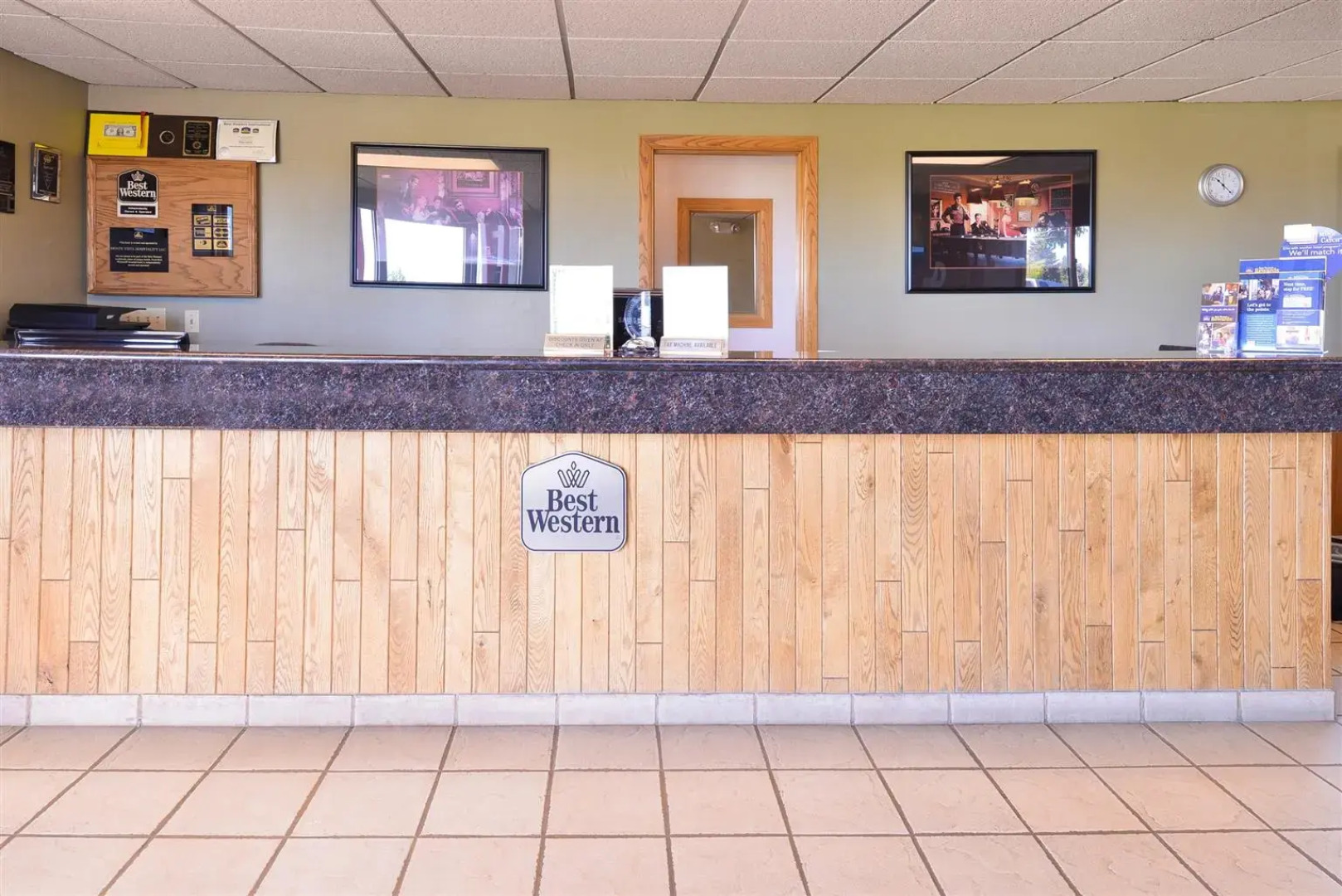 Best Western Movie Manor