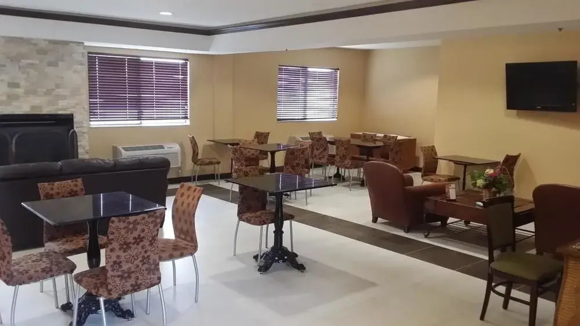 Best Western Plus Oakbrook Inn