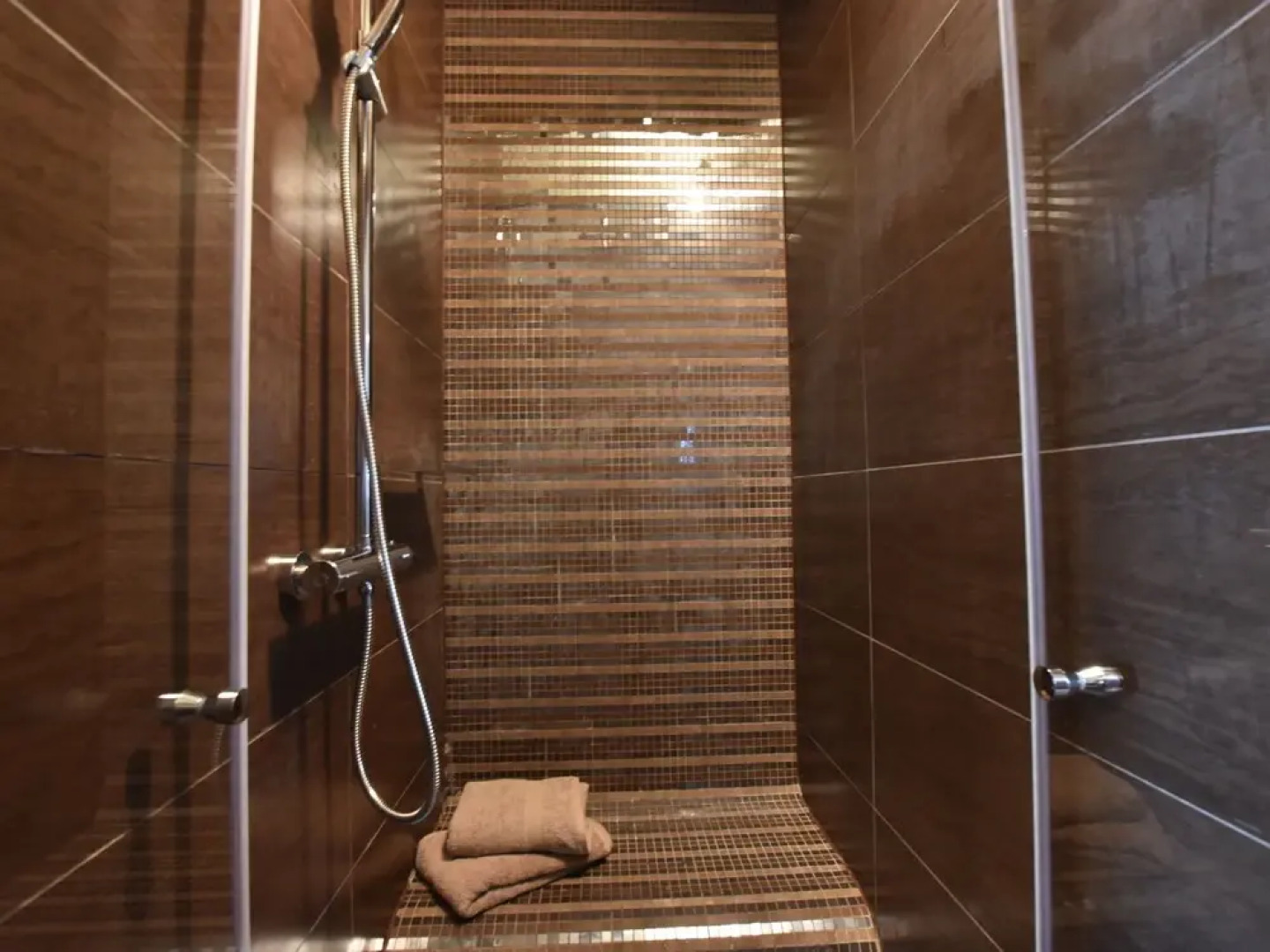 Cozy Apartment in West Flanders with Sauna & Hot Tub