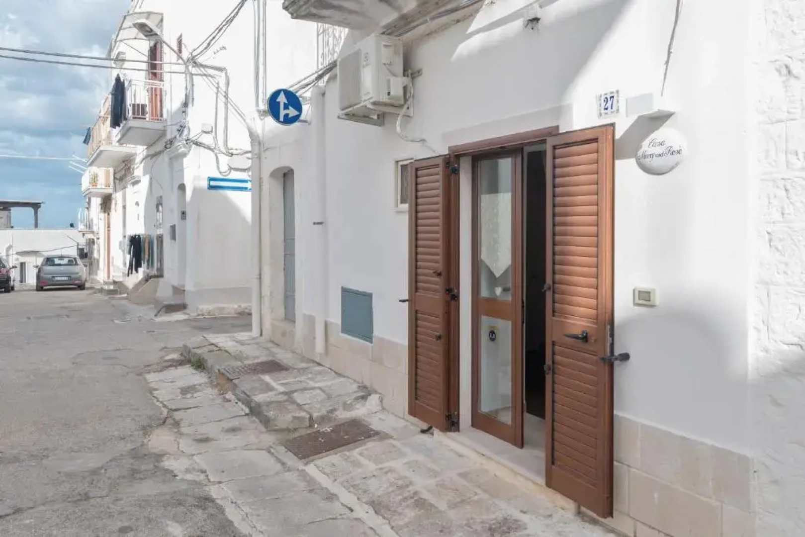 White House Flats & Studios