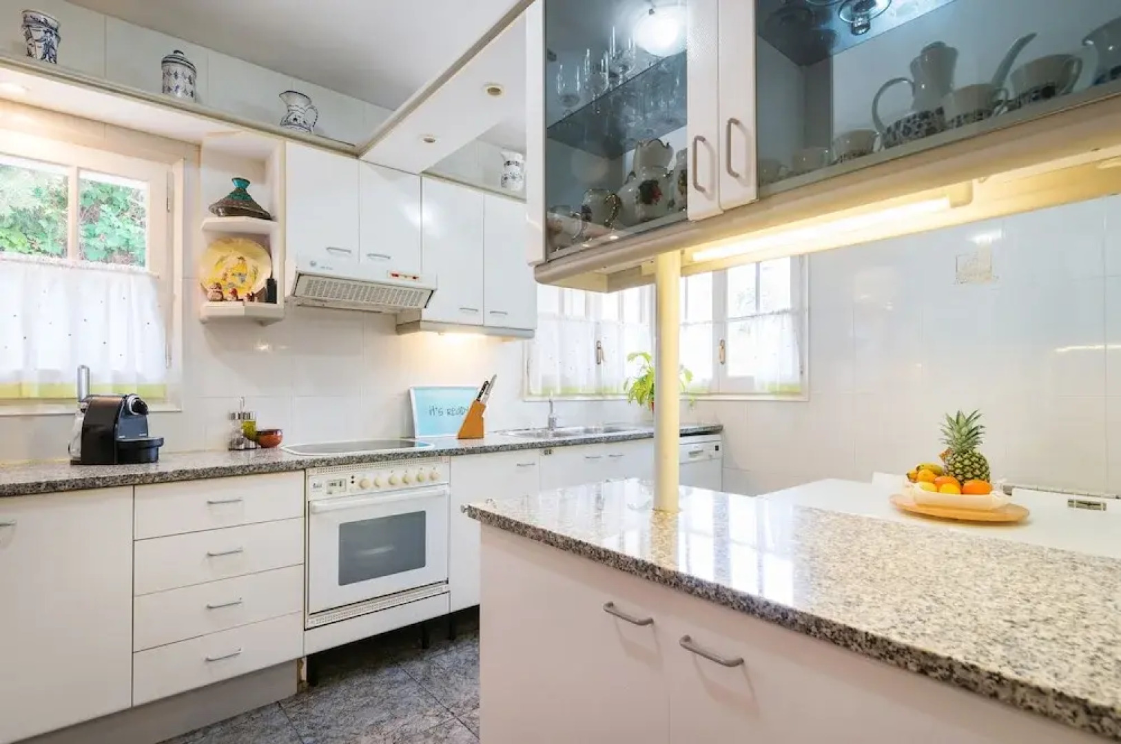 Preciosa villa mar y montaña