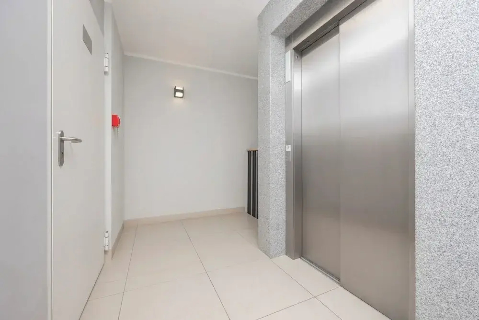 Bielawska Loft Apartment by Renters