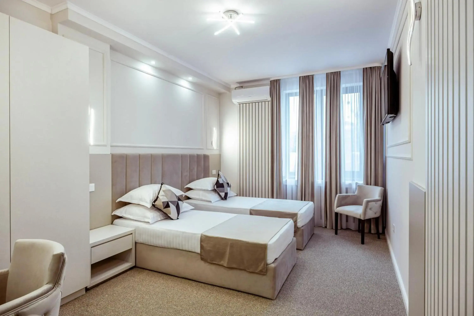 La Strada Boutique Villa