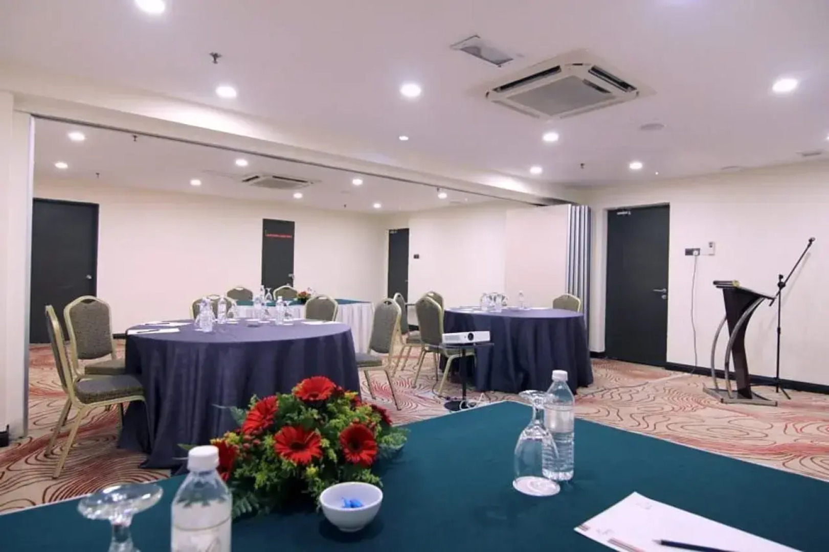 Pacific Express Hotel Central Market