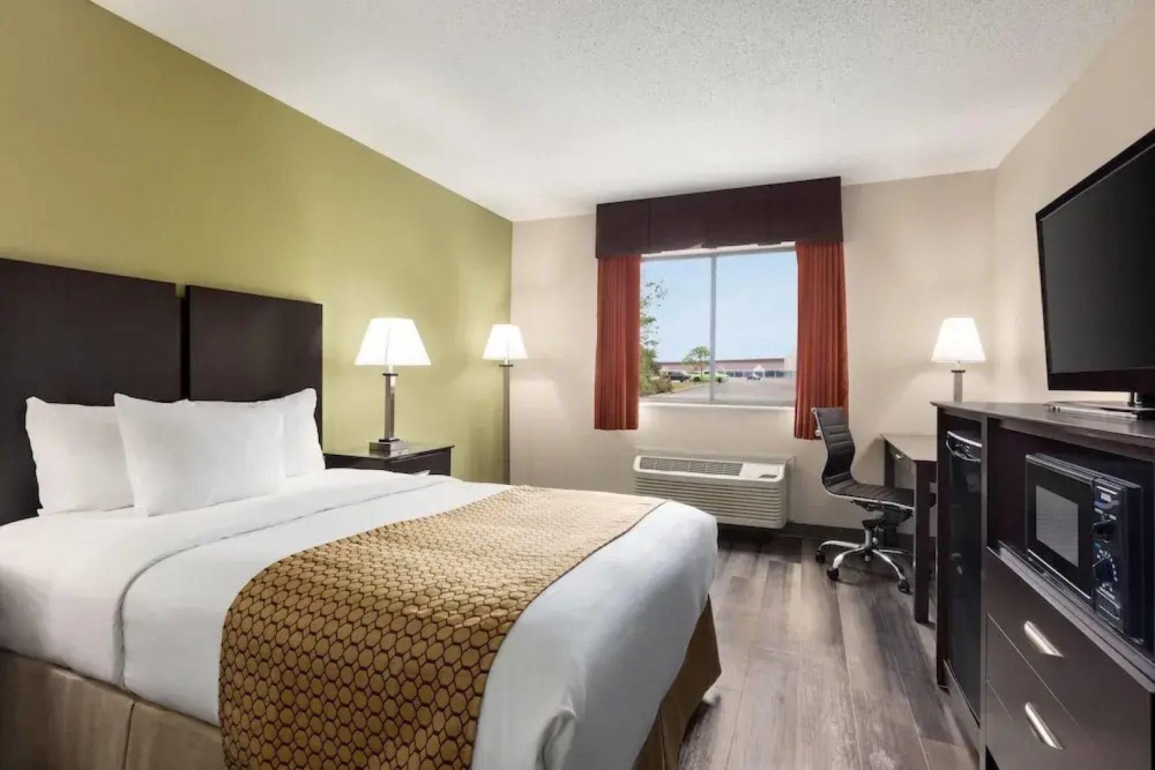 Baymont Inn and Suites Monroe