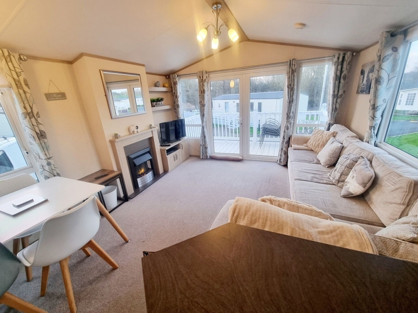 Impeccable 2-bed Caravan in Morpeth - Willow Burn