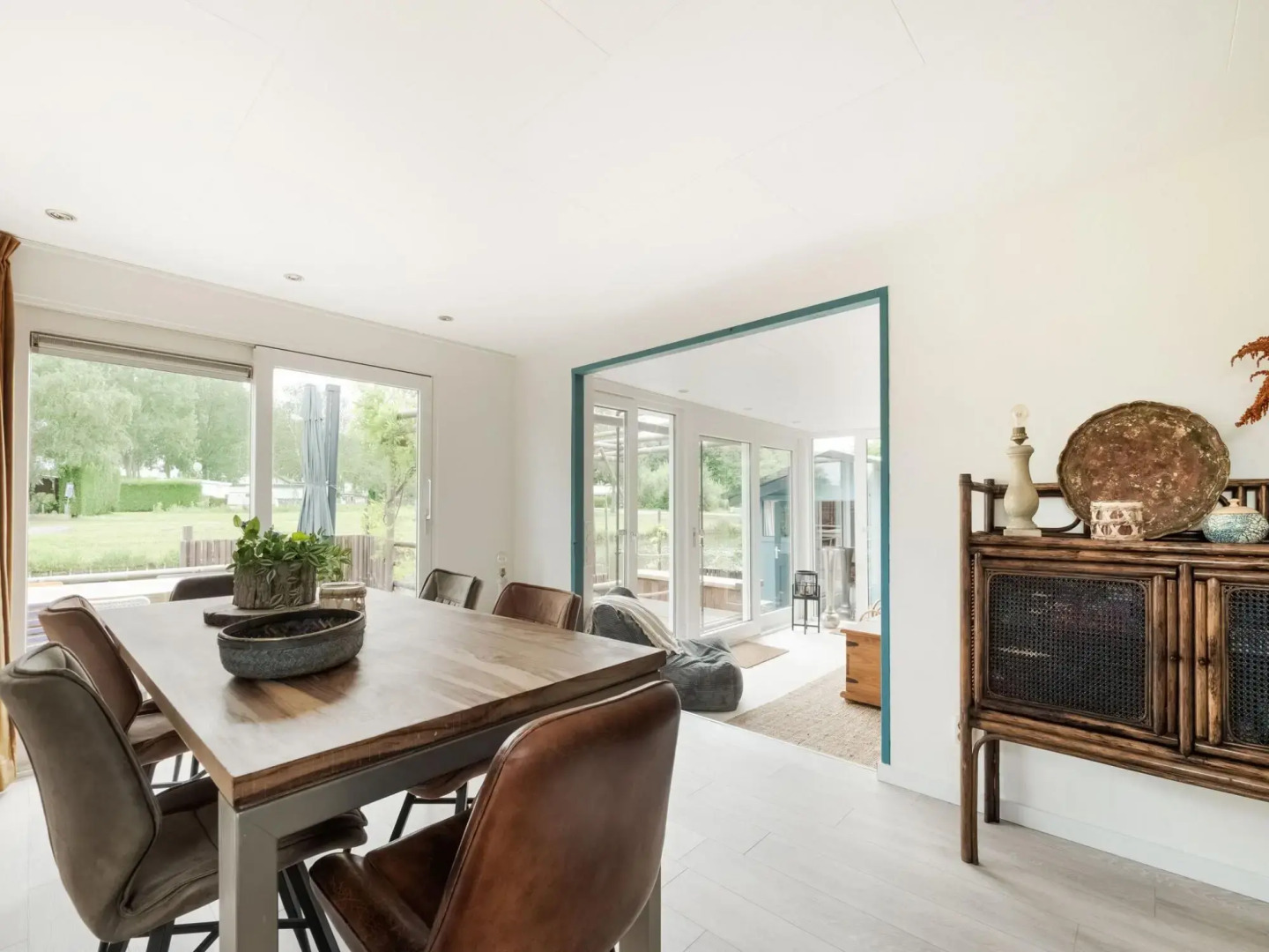 Idyllic Holiday Home in Ooltgensplaat With Private Terrace