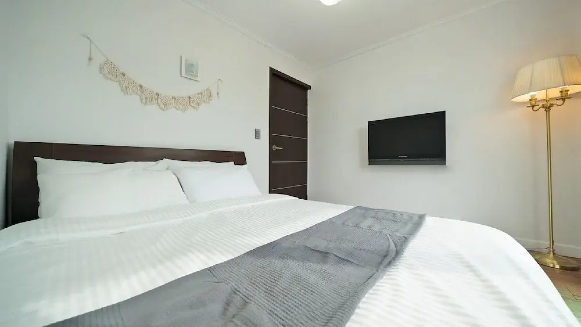 Taean Versailles Pension