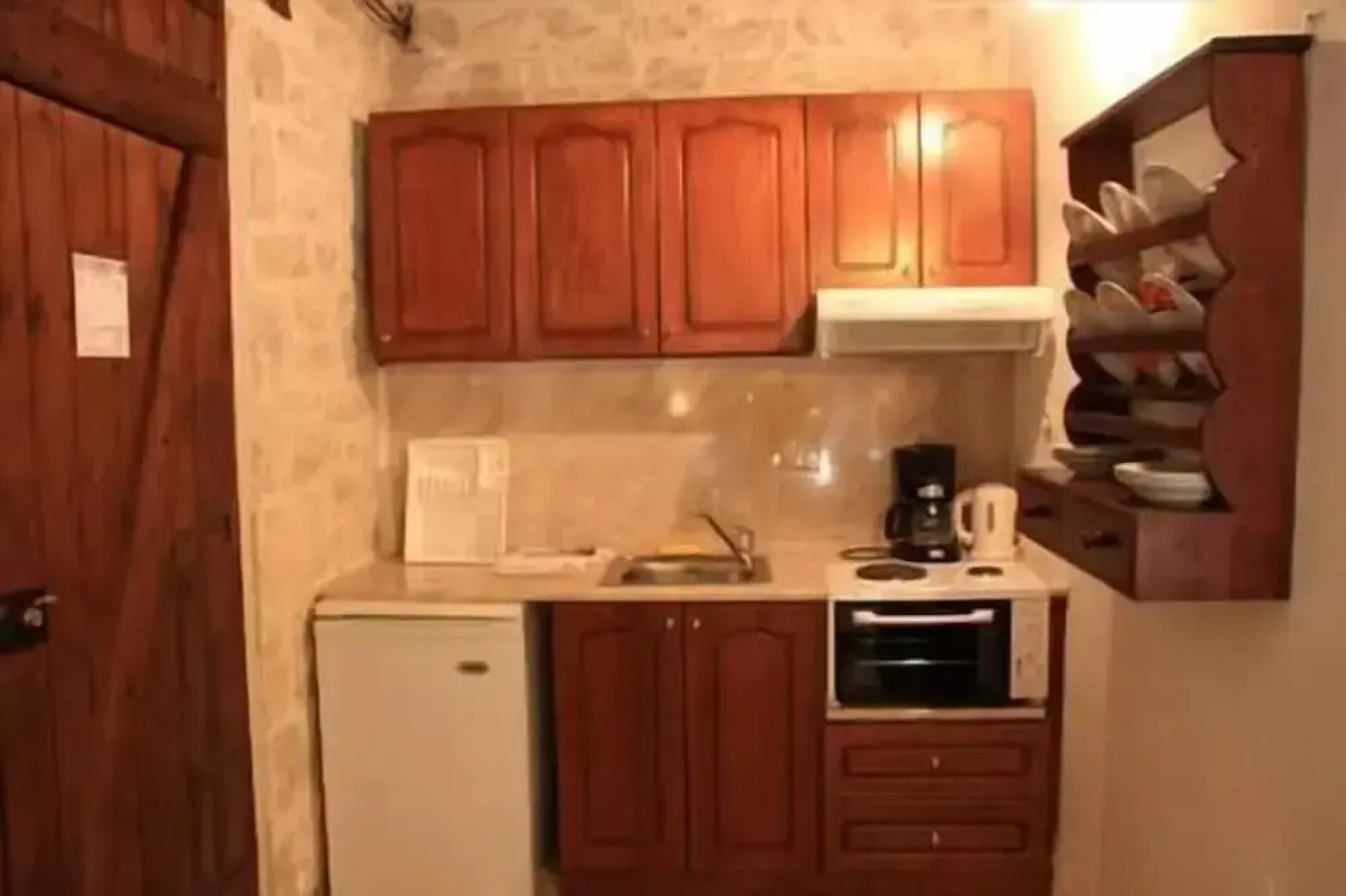 Stone Village Petrino Horio