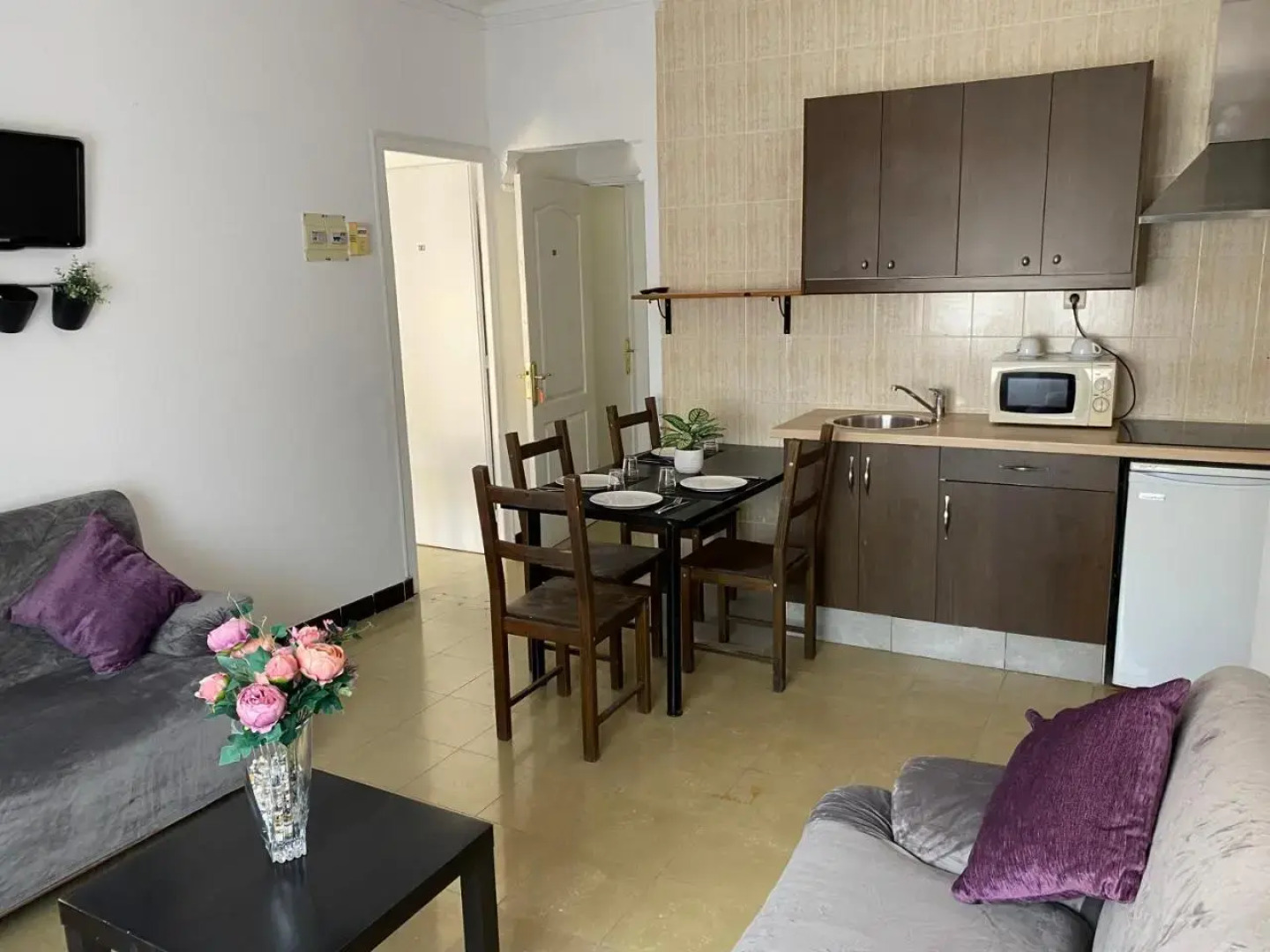 Wellamar Hotel & Apartments