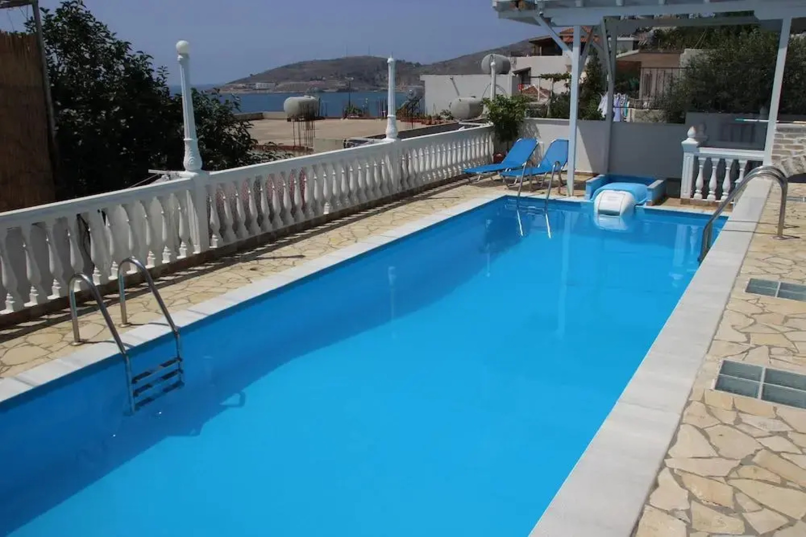 Qeparo Napolon Complex