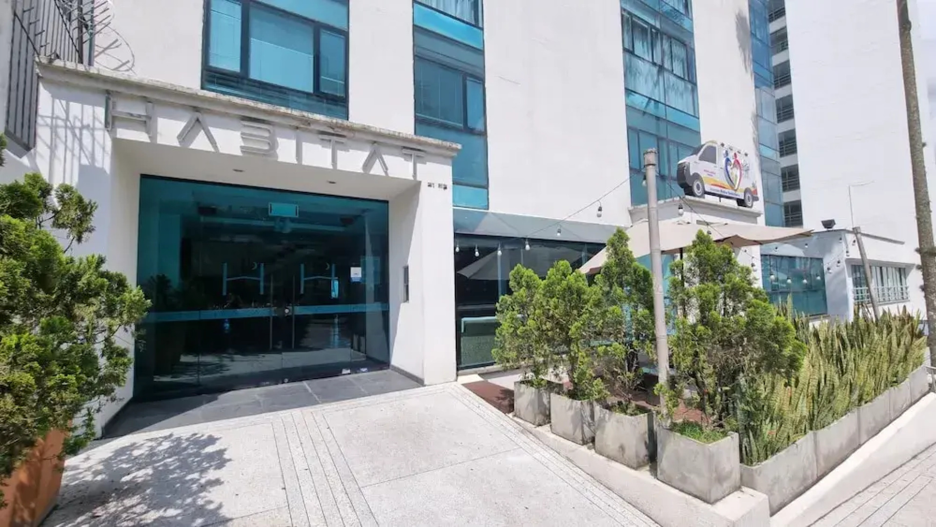 Hábitat Suites Hotel