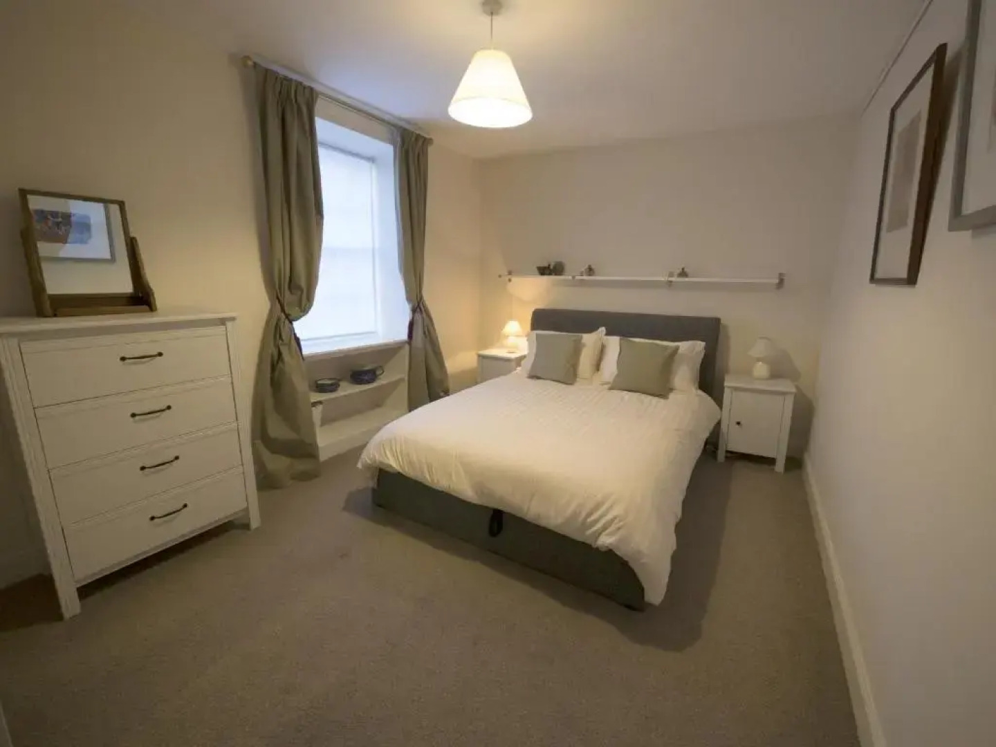 The Gallery Flat, 4 Tannage Brae