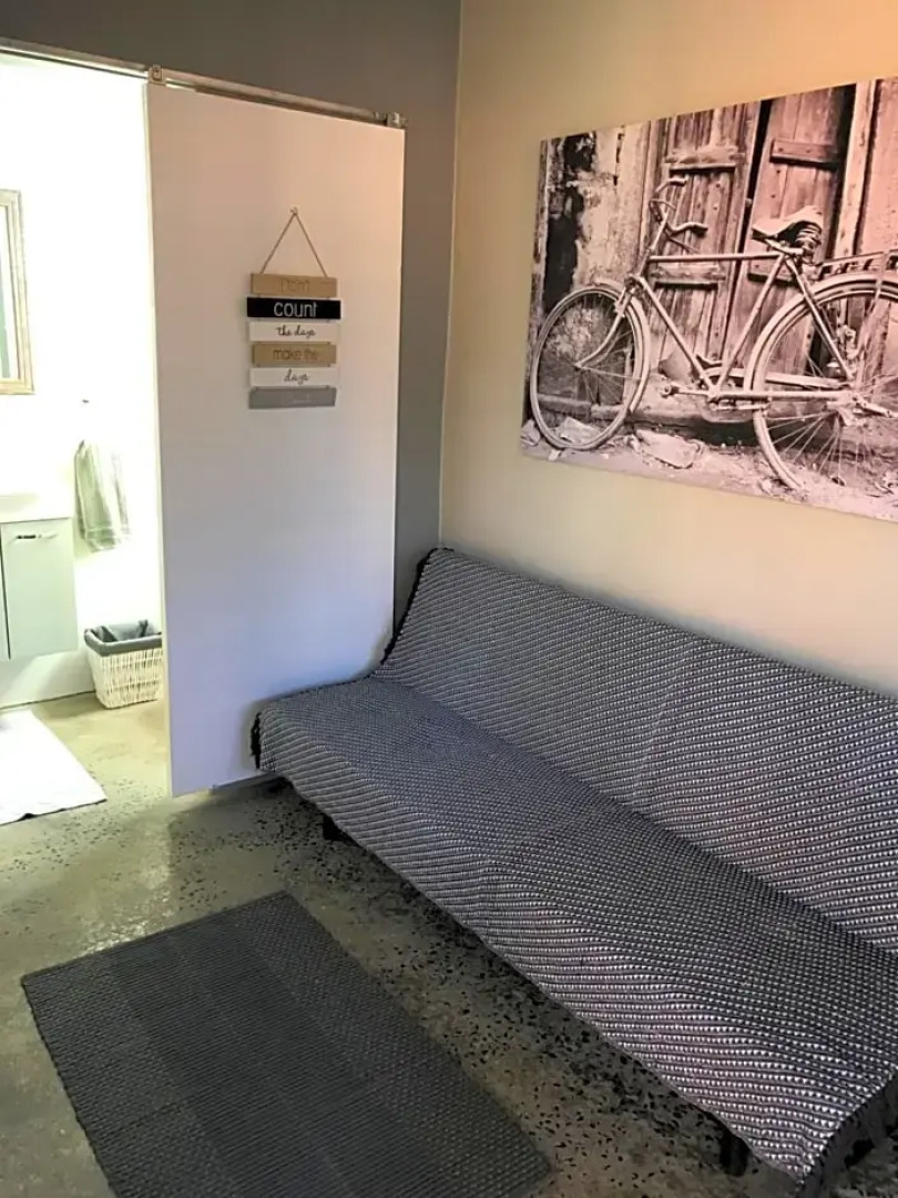 28 La Rochelle Bed & Breakfast