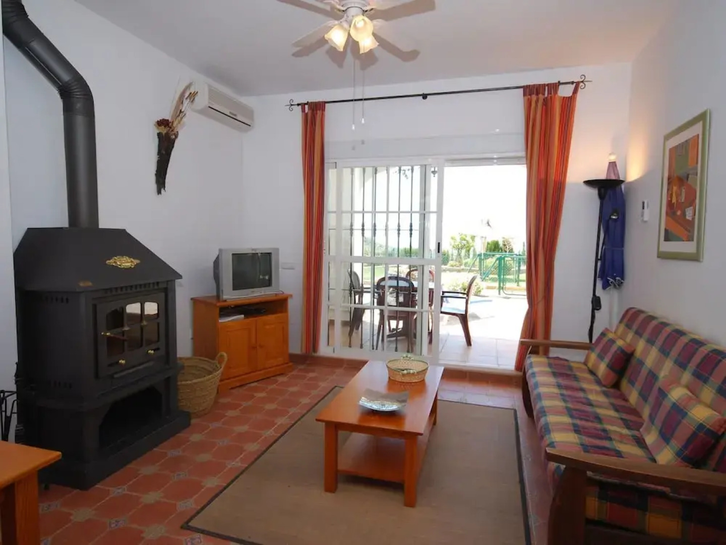 Cozy Apartment in Viñuela With Pool