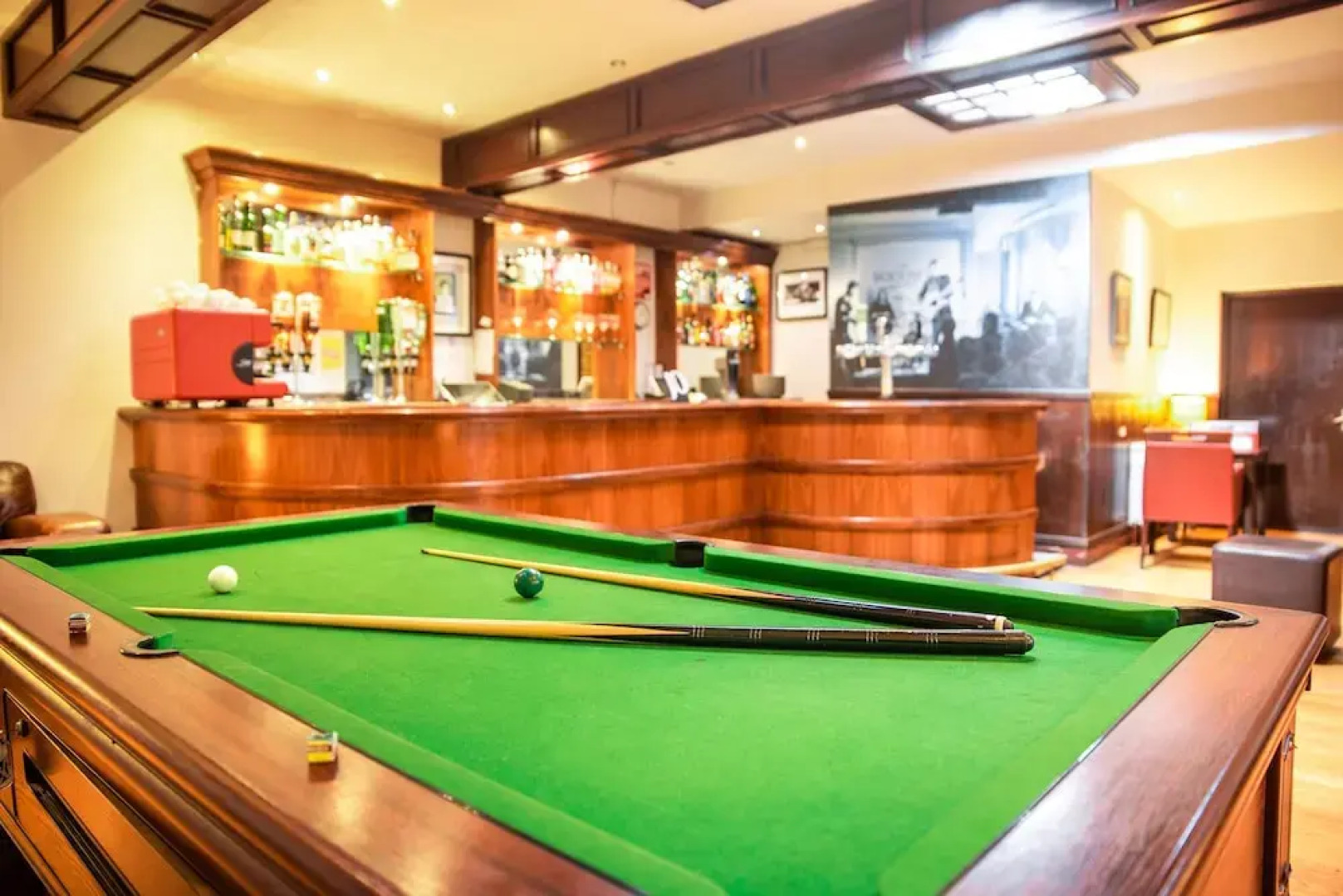 The Woodside Hotel, Aberdour. Exclusive Use