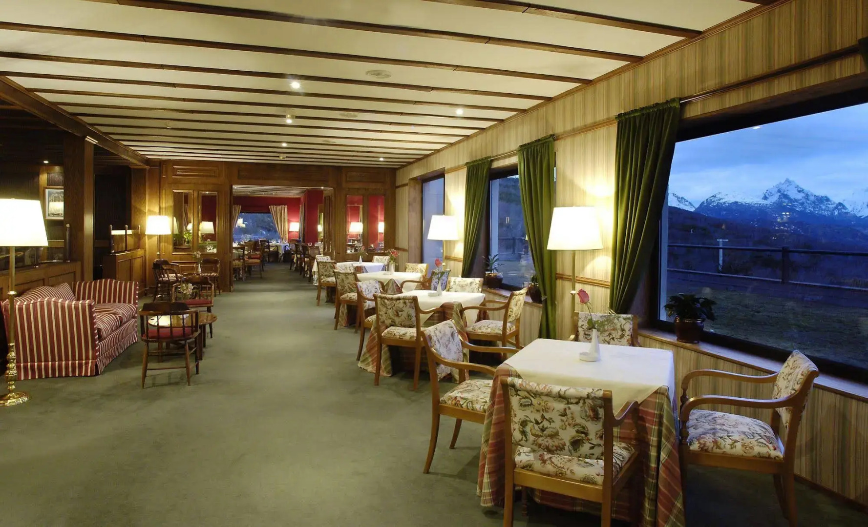 Las Hayas Resort Hotel