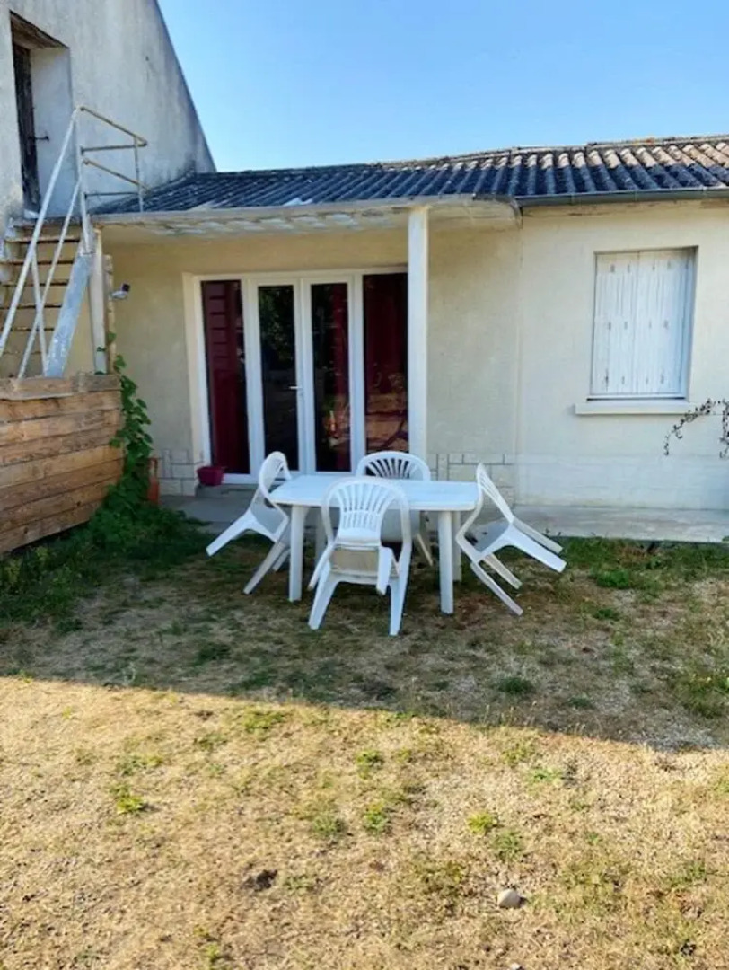 House With one Bedroom in Saint-patrice, With Shared Pool, Enclosed Garden and Wifi