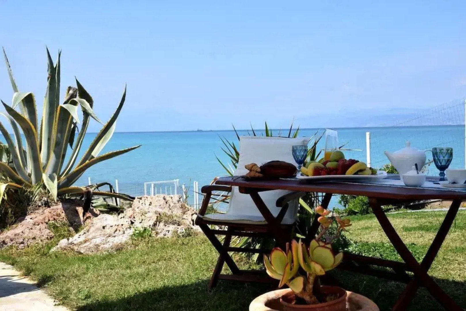 Antorina Beachfront Villas