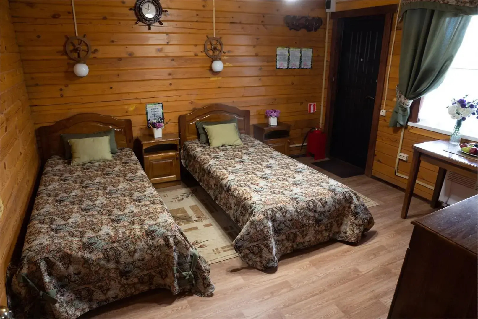 Золотой Лотос