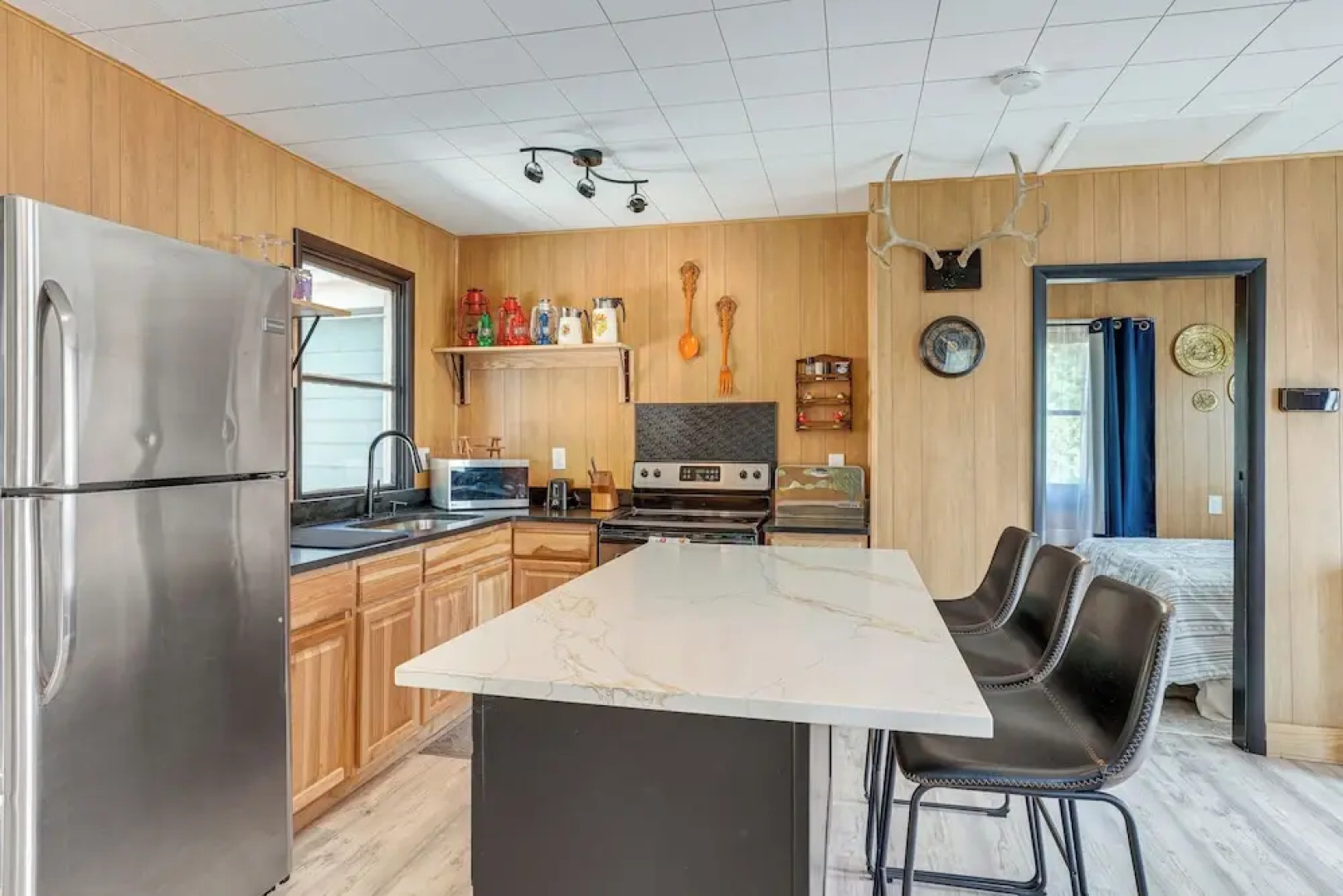 Patio & Hot Tub: Cozy Cabin Retreat in Bailey!