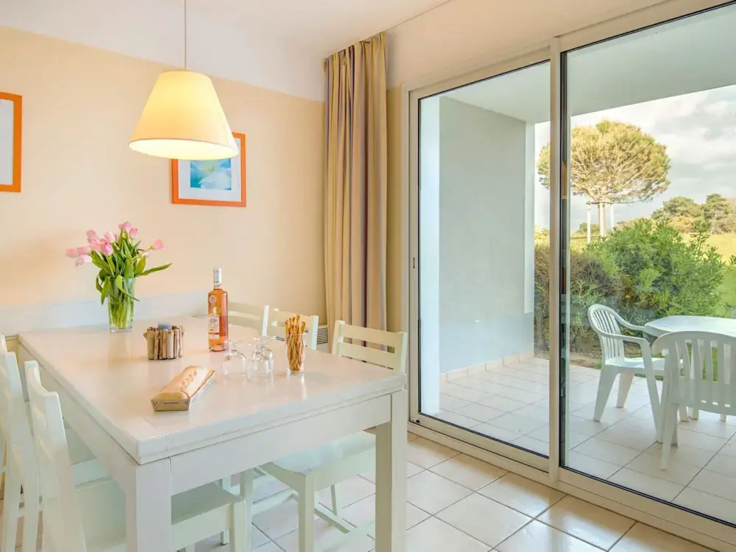 Cozy Appartment With a Dishwasher and Wonderful sea View