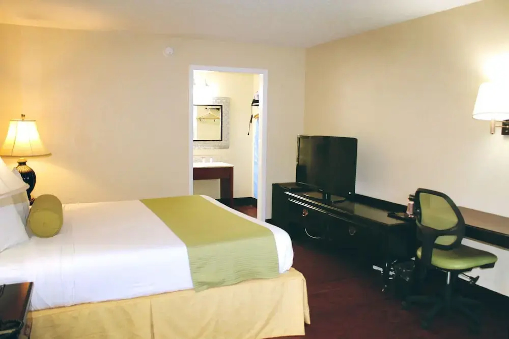 Residence Hub Inn & Suites