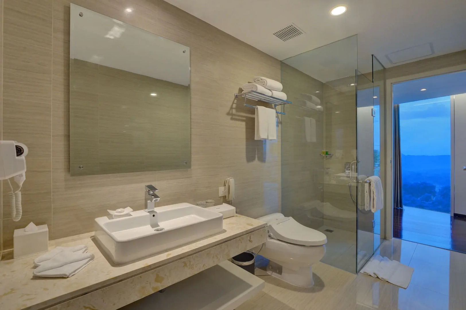 Platinum Adisucipto Hotel & Conference