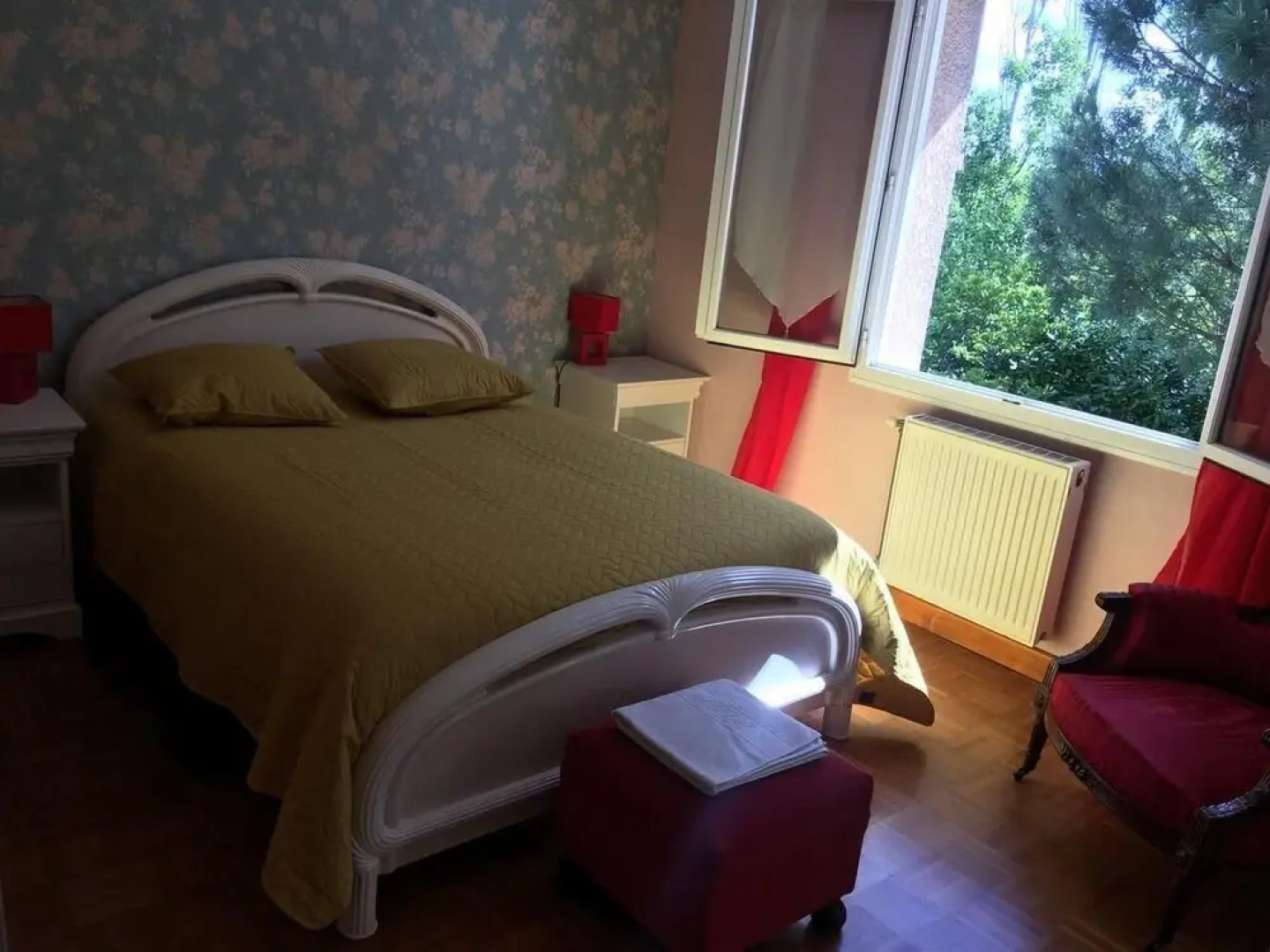 House With 4 Bedrooms in Saint-cyr-sur-le-rhône, With Wonderful Mountain View, Enclosed Garden and Wifi