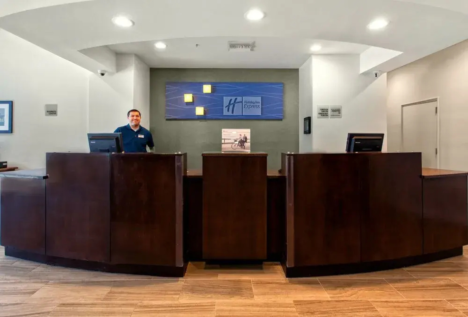 Holiday Inn Express Hotel & Suites Oceanfront Daytona Beach Shor