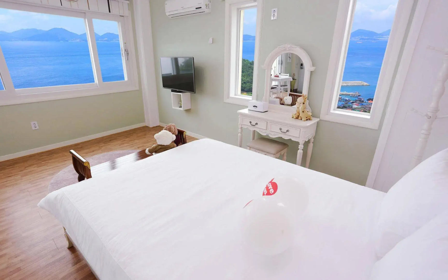 Namhae Montmartre Pension