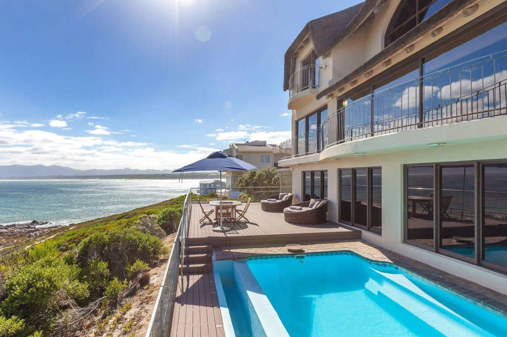 Whale Huys Luxury Ocean Holiday Villa