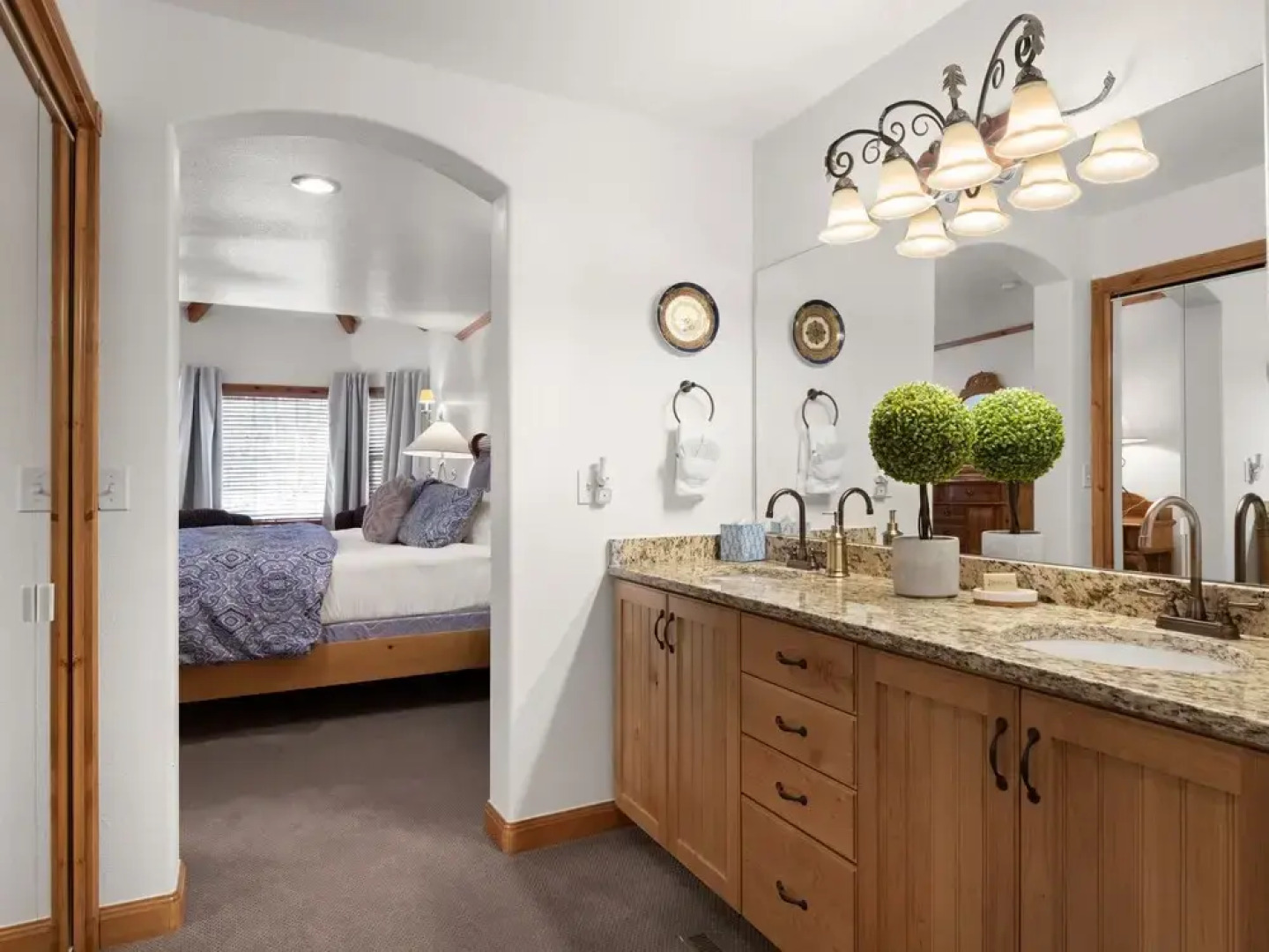 Family Getaway~pool, Hot Spring, Scuba & Ice Castles 727 4 Bedroom Home by RedAwning