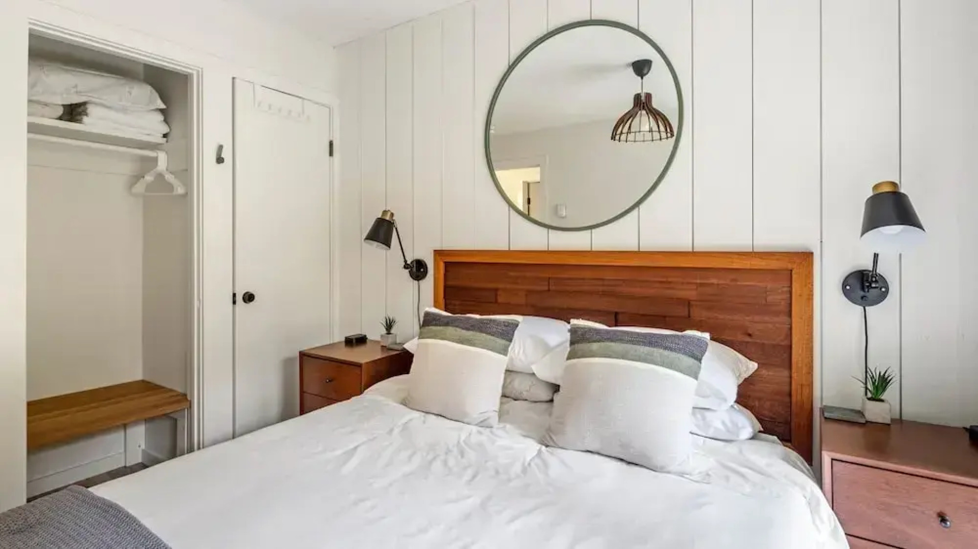 Bolton Condo 3 Bedroom Condo by RedAwning