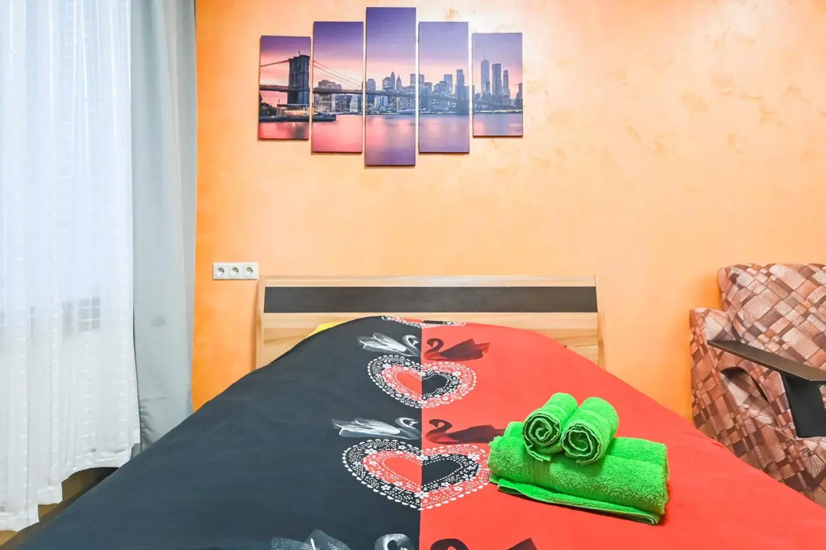 Погостим на улице Дмитрия Михайлова 12