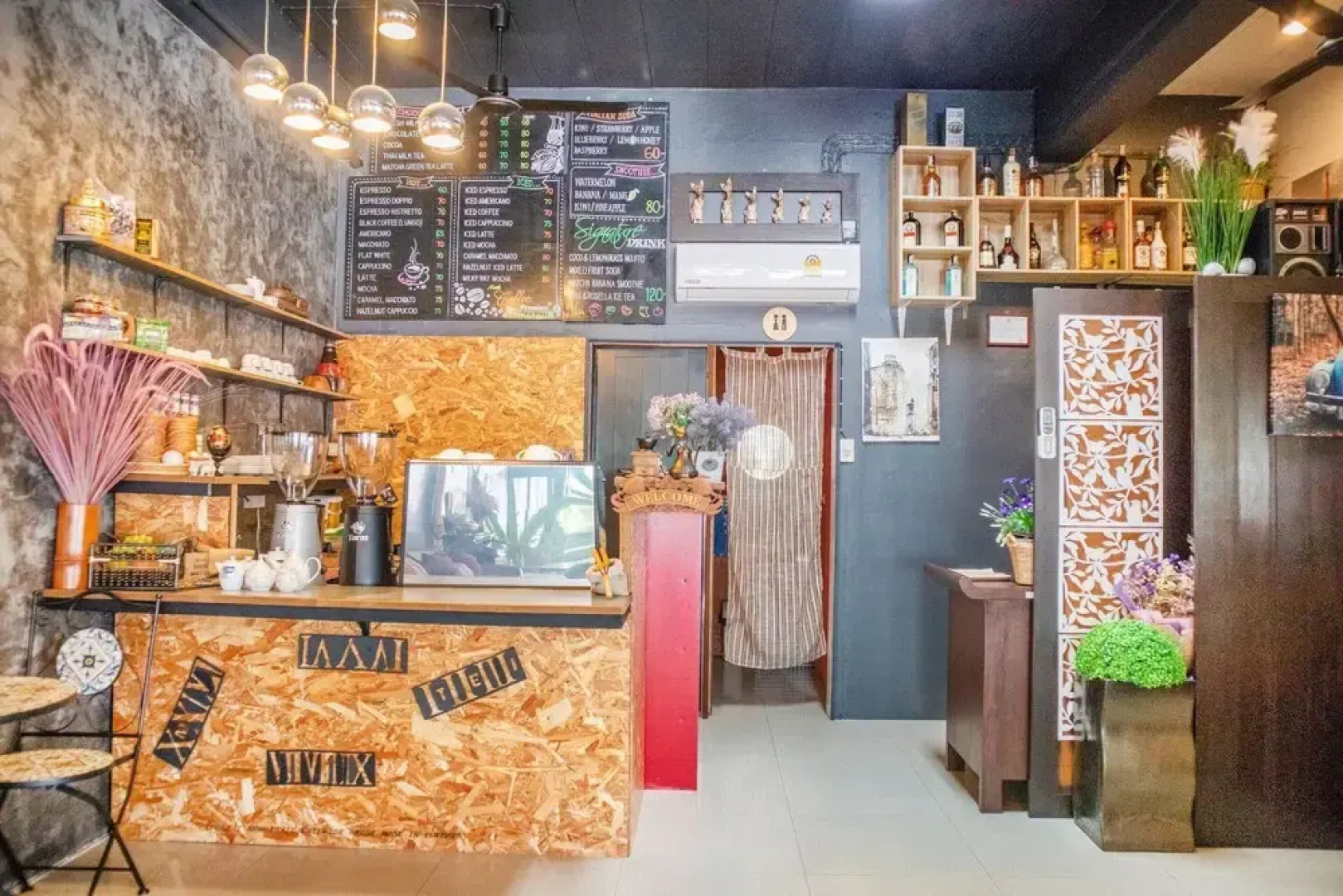 OYO 617 Tira Hostel chalong Phuket