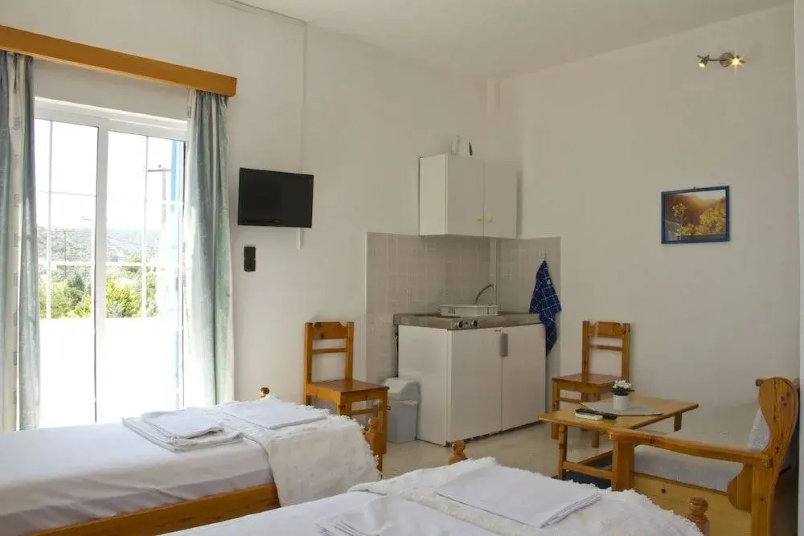 Blue Dolphin Studios & Apartment