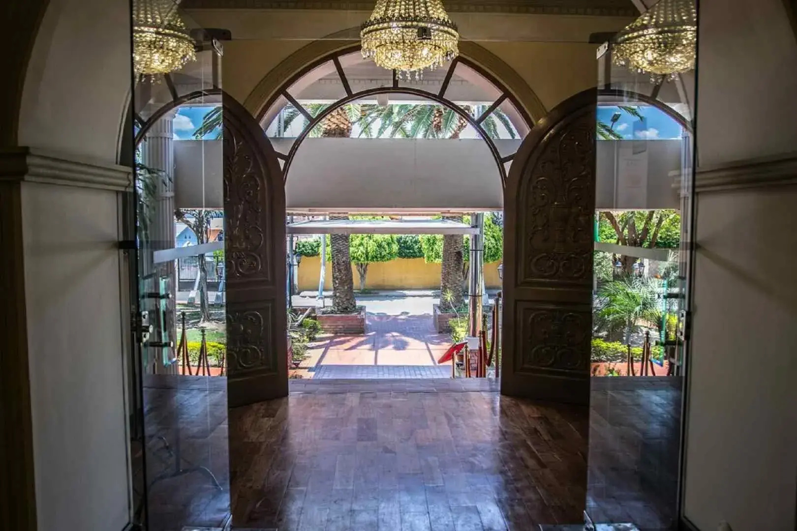 Avanti Hotel & Convention Center