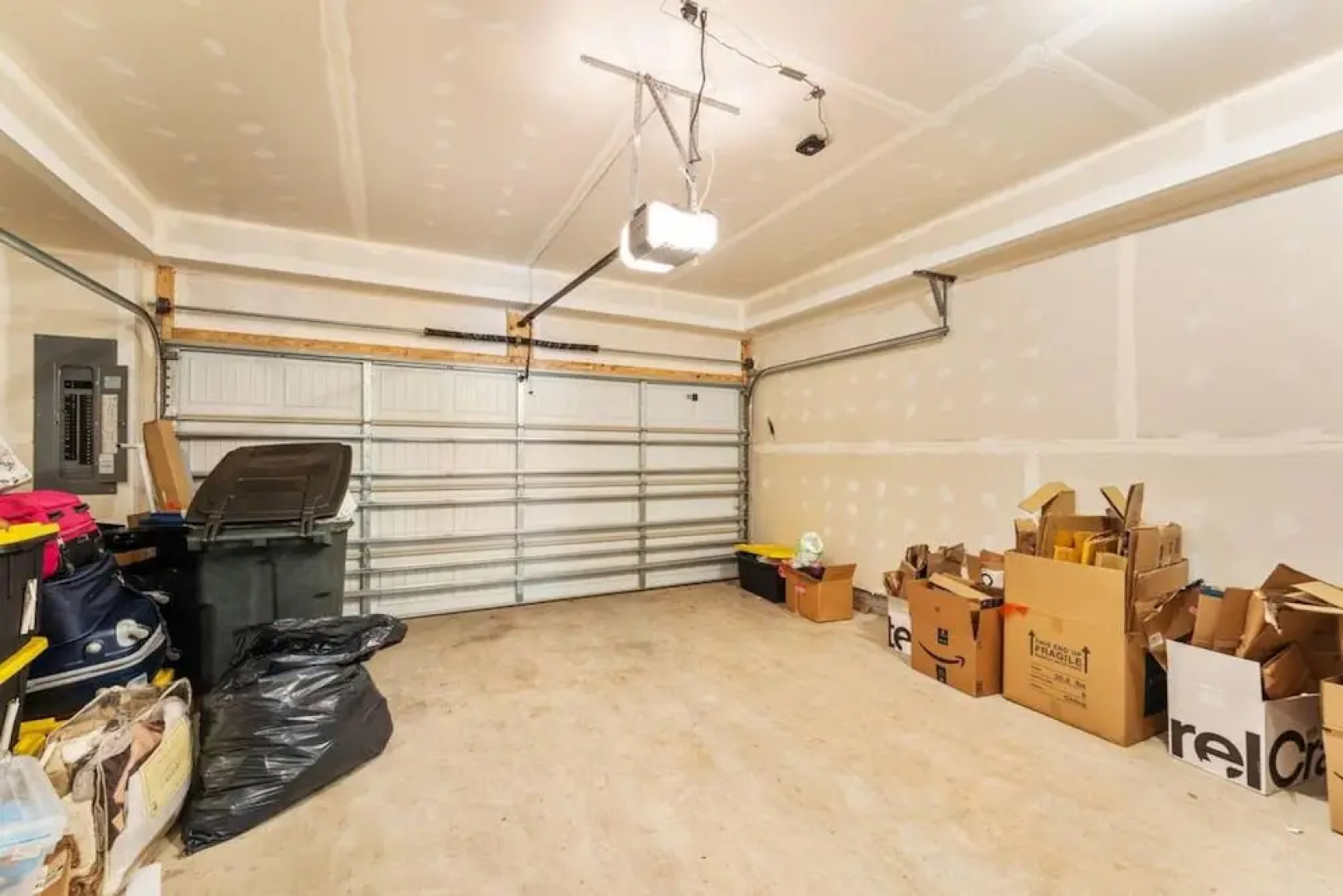 Ashburn 4-br Homestay Close to Dulles Metro