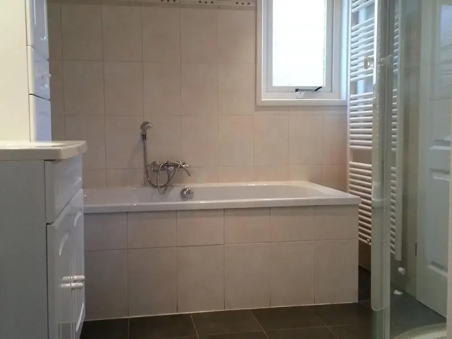 Tidy Holiday Home With Dishwasher