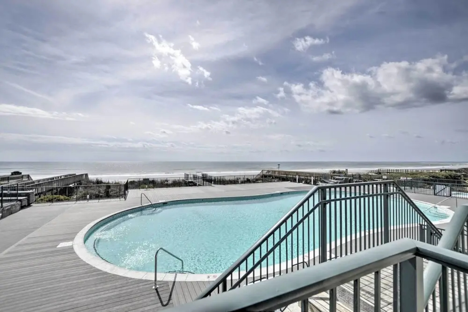 Ocean Isle Condo With Community Pool & Hot Tub!