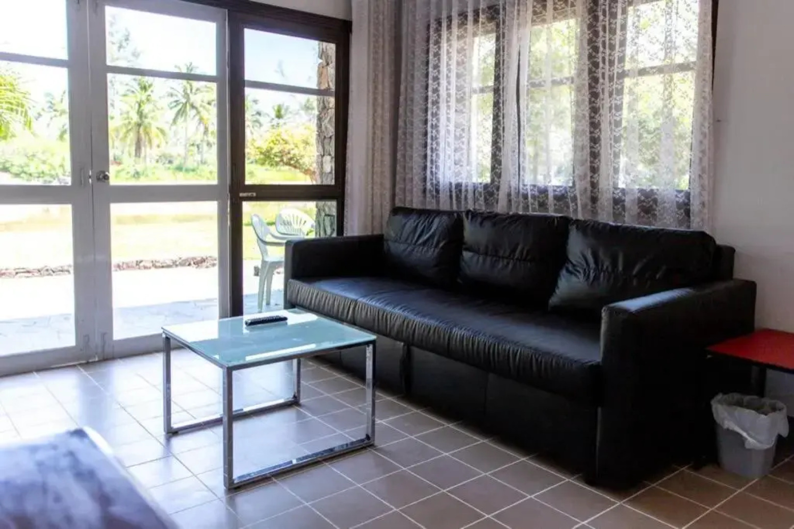 F4 Beach house Kitchen BBQ 3 bedrooms Large yard