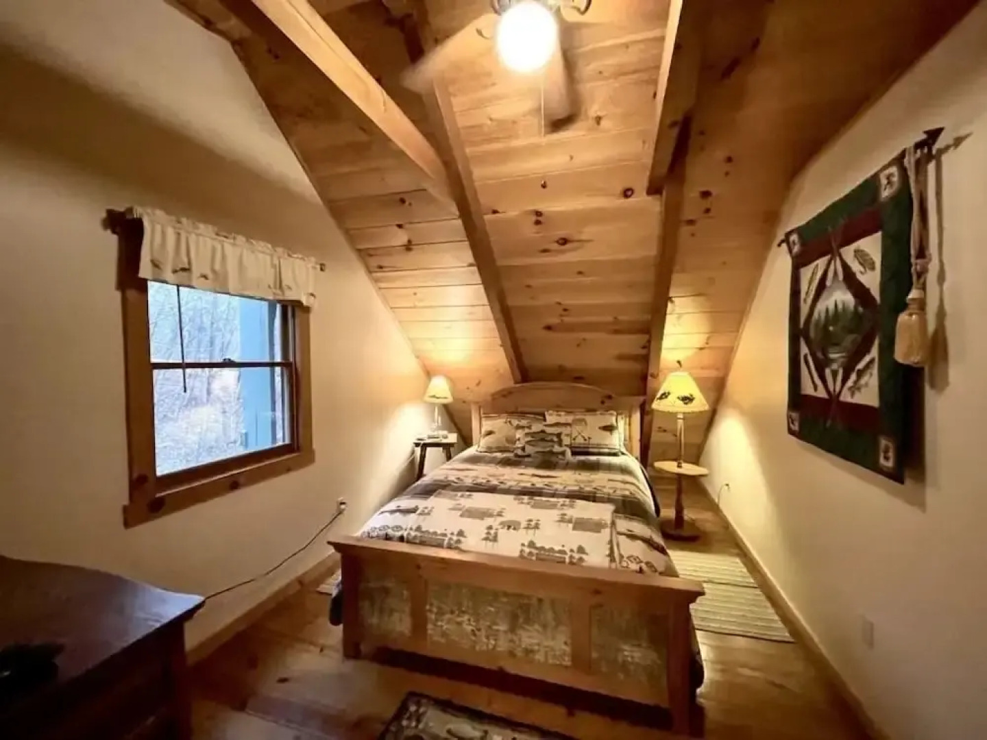 Leave the stress behind!- private hot tub, pet and motorcycle friendly, let peace and nature surround you! 2 Bedroom Home by RedAwning