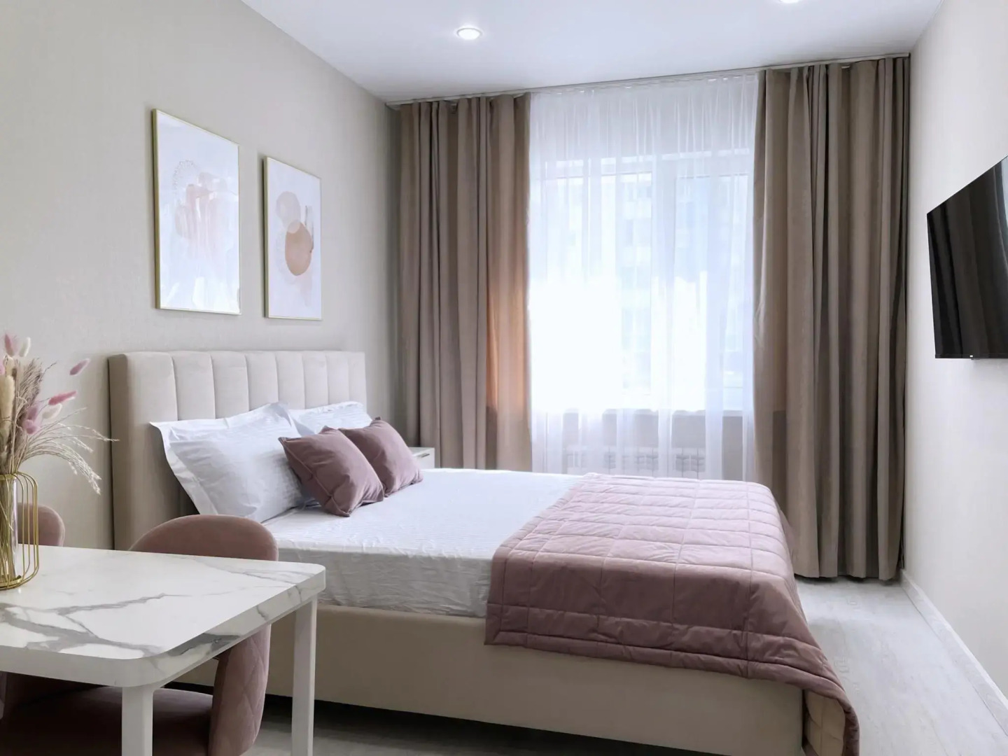 STATUS (Статус) на улице Степана Повха